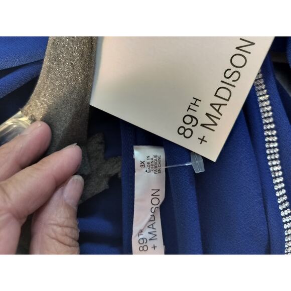 4352)89th&Madison Electric Blue Embellish Bateau Neck Short Sleeve Top Plus 3X - Picture 5 of 6